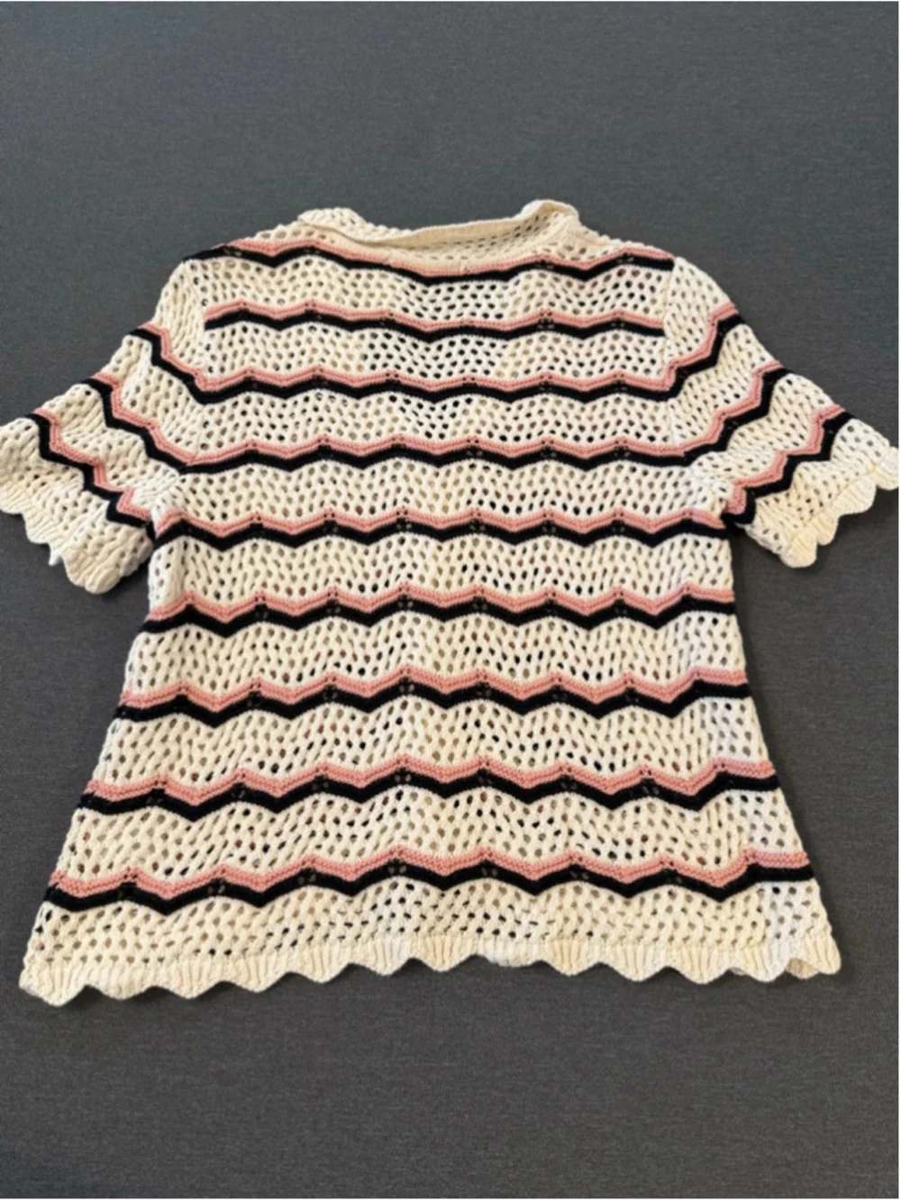 DR2 DANIEL RAINN short sleeve cardigan bone pink black zigzag scalloped trim S